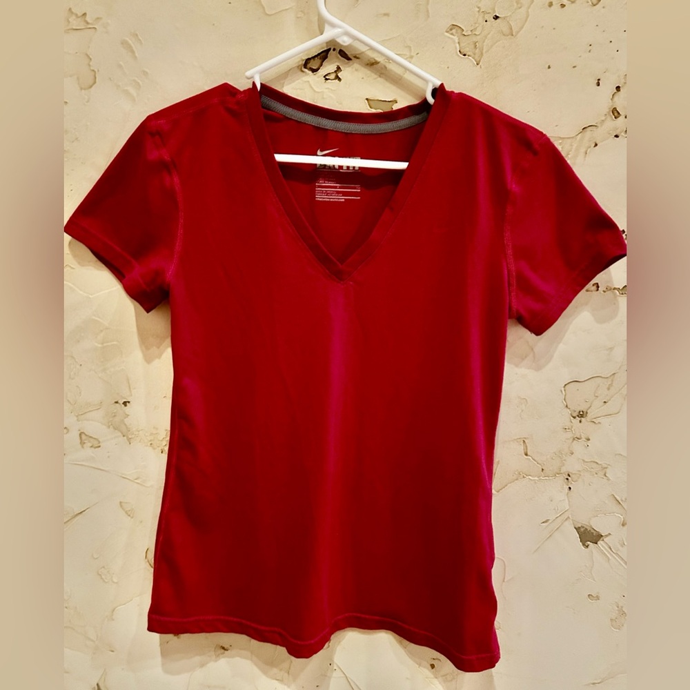 Nike Dri-FIT Women’s V-Neck Short Sleeve Top Small Pink Athletic Tee Shirt
